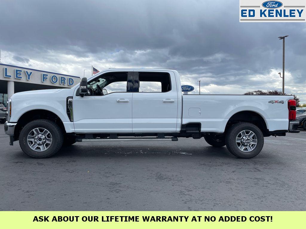 2026 Ford F-350 Lariat photo 2