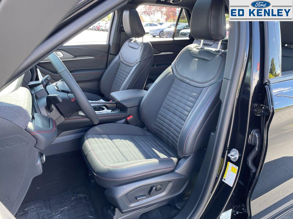 2025 Ford Explorer ST-Line photo 3