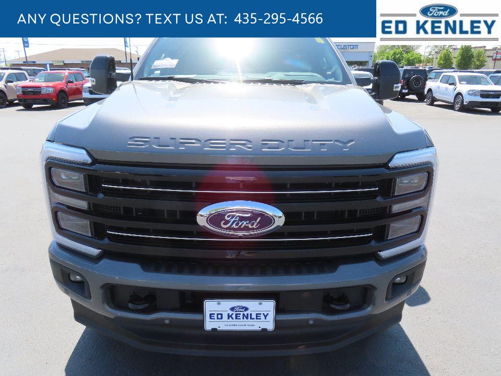 2025 Ford F-350 Super Duty Platinum - Photo 31