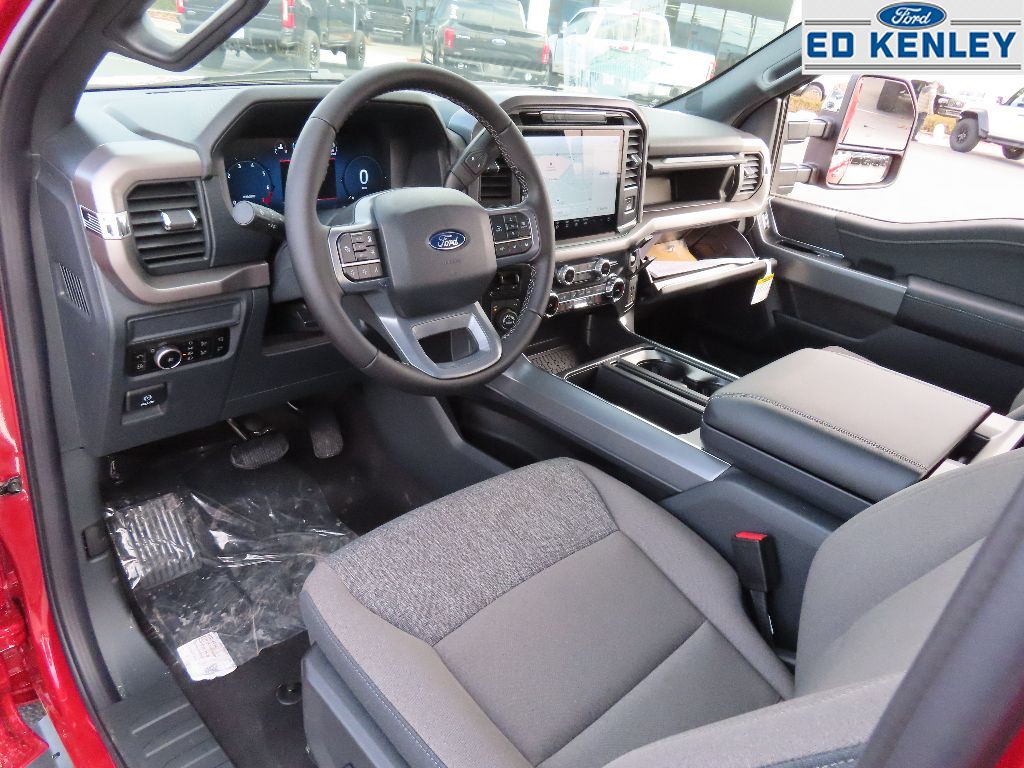 2025 Ford F-150 XLT photo 4
