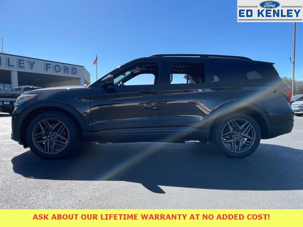 2025 Ford Explorer ST photo 2