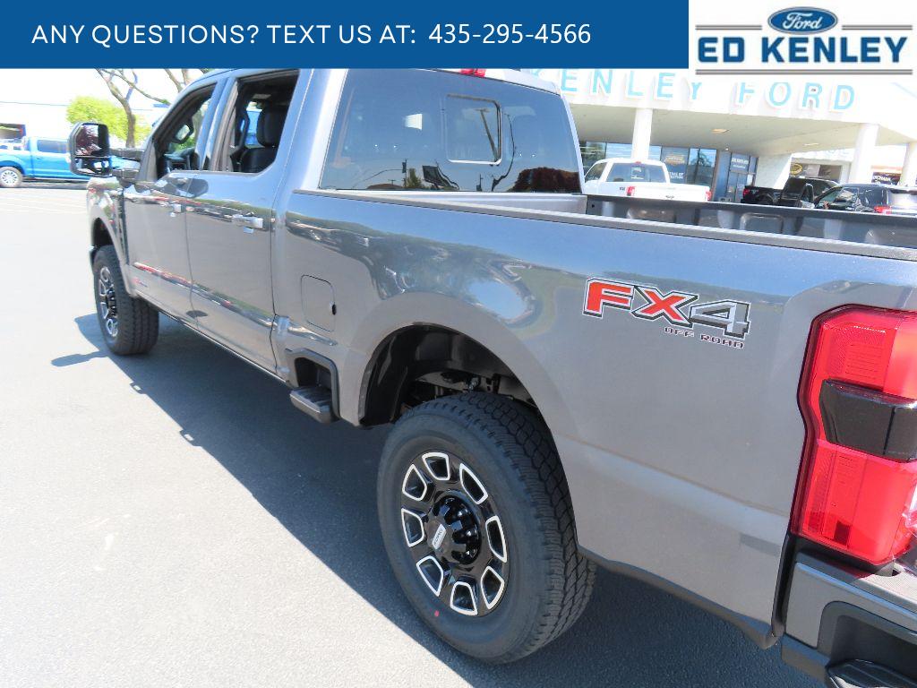 2025 Ford F-350 Super Duty Platinum - Photo 40