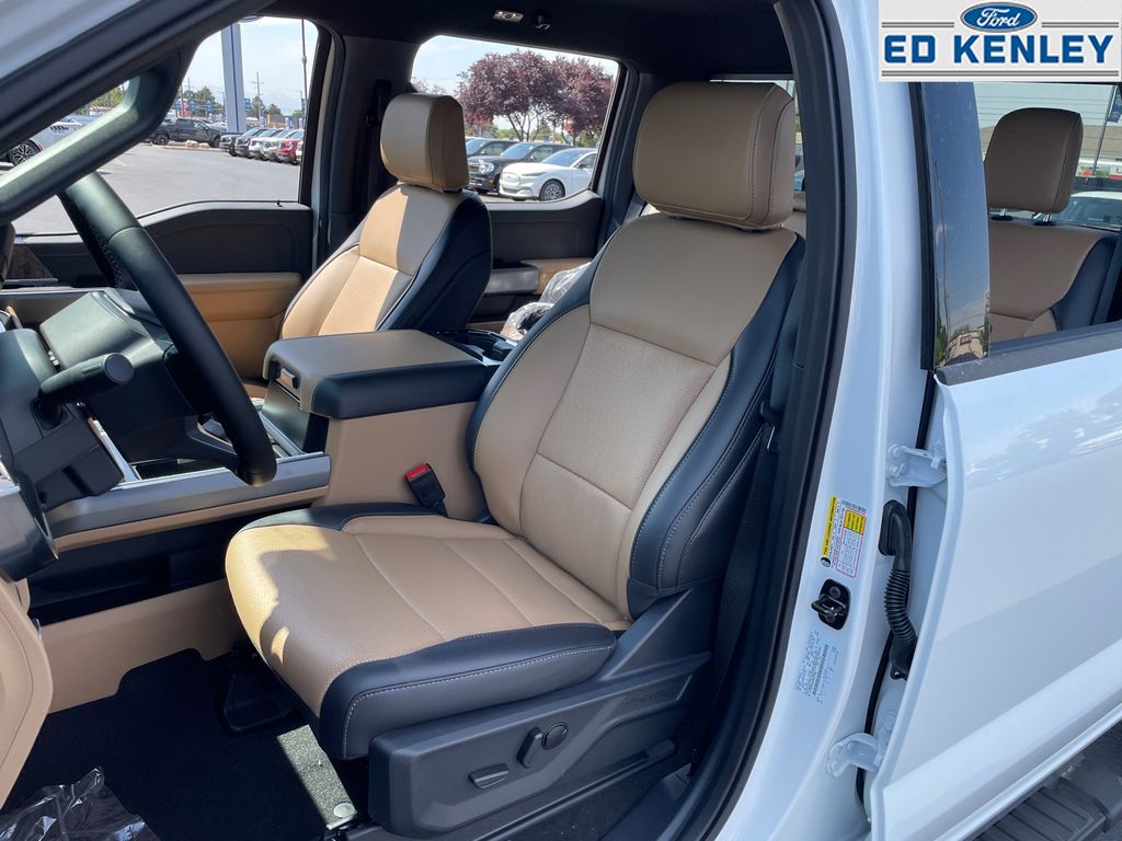 2025 Ford F-250 Lariat photo 3