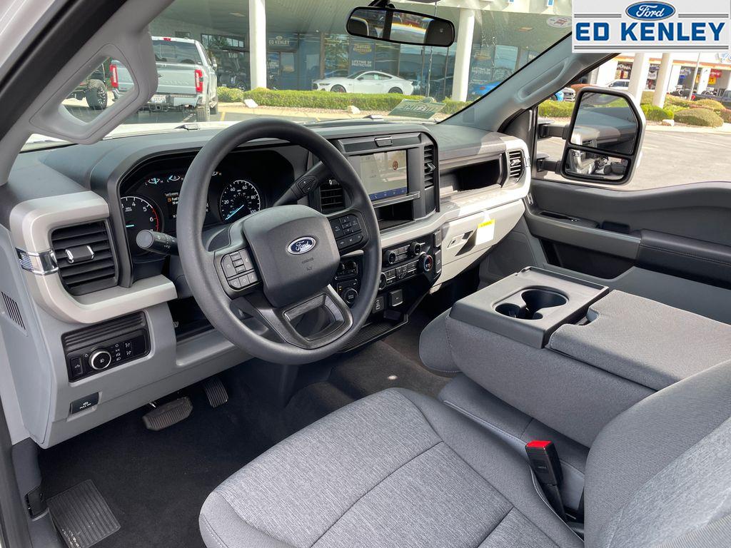 2026 Ford F-350 XL photo 4