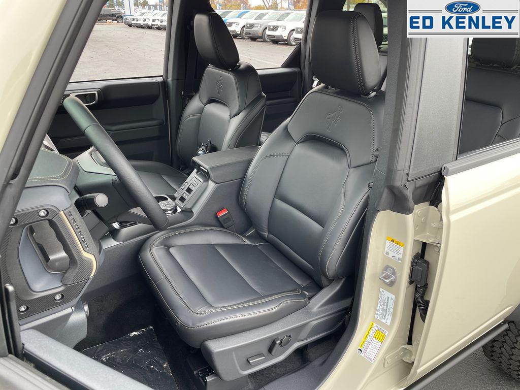 2025 Ford Bronco Badlands photo 3