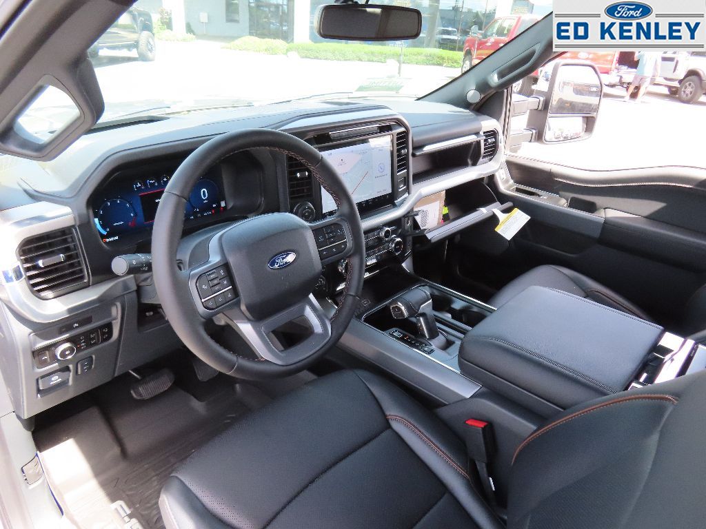 2025 Ford F-150 Lariat photo 4