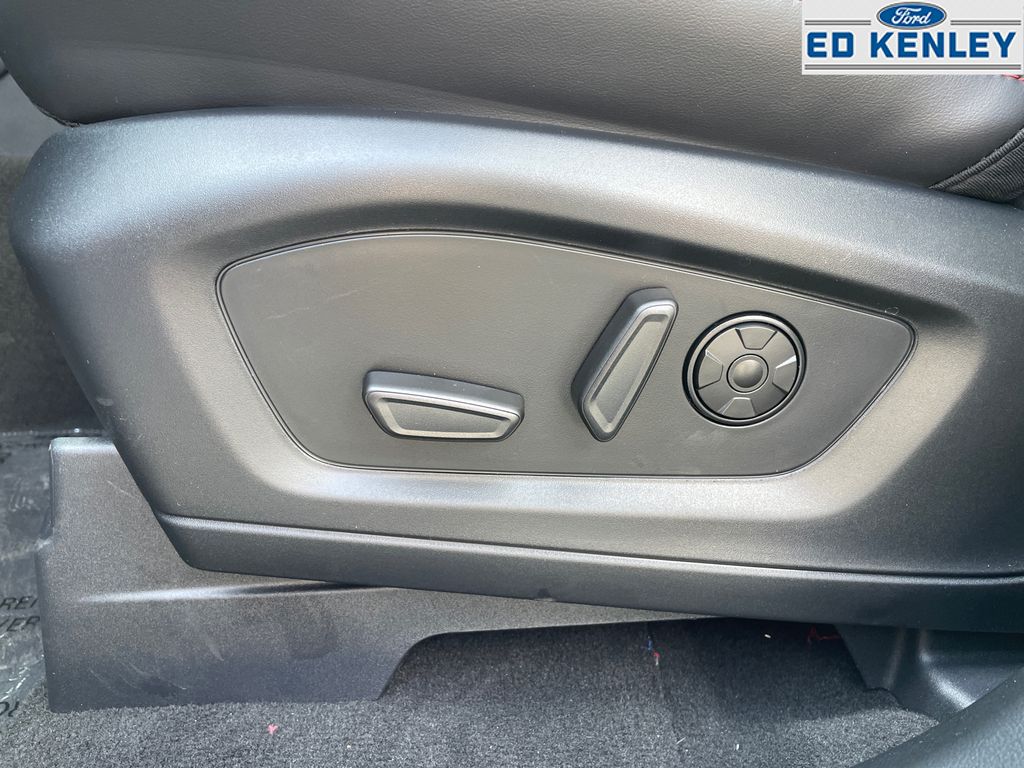 2025 Ford Explorer ST photo 4