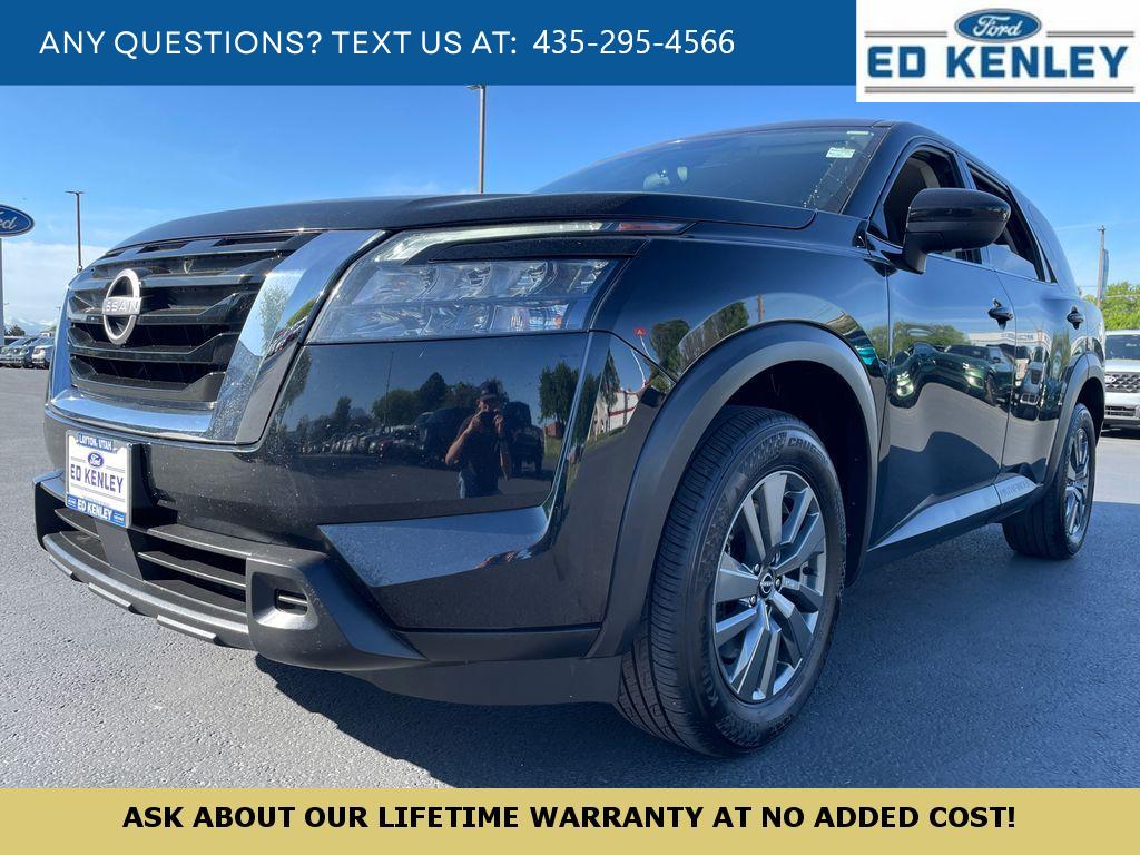 2024 Nissan Pathfinder S 4WD's photo