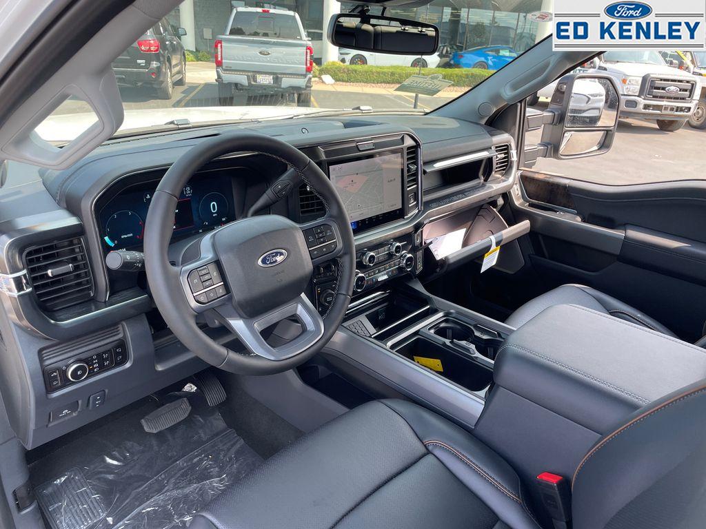 2026 Ford F-350 Lariat photo 4