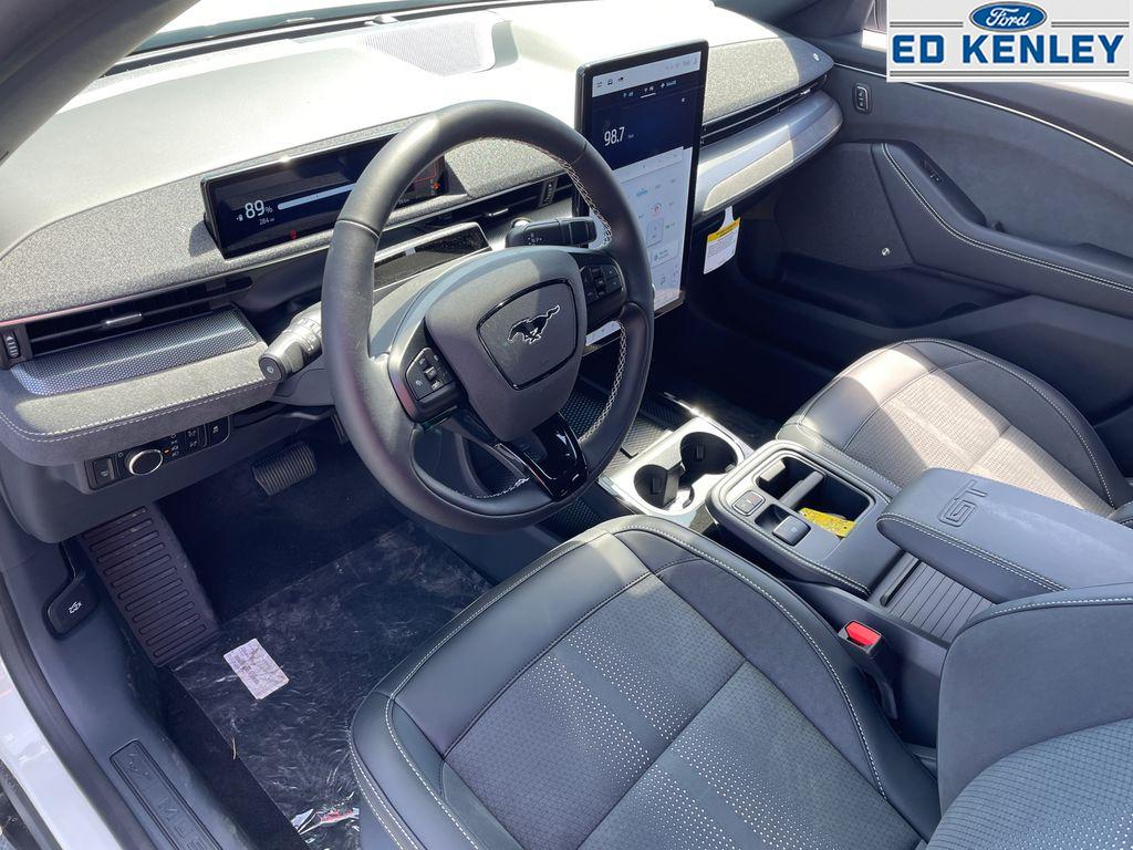 2025 Ford Mustang Mach-E GT photo 4