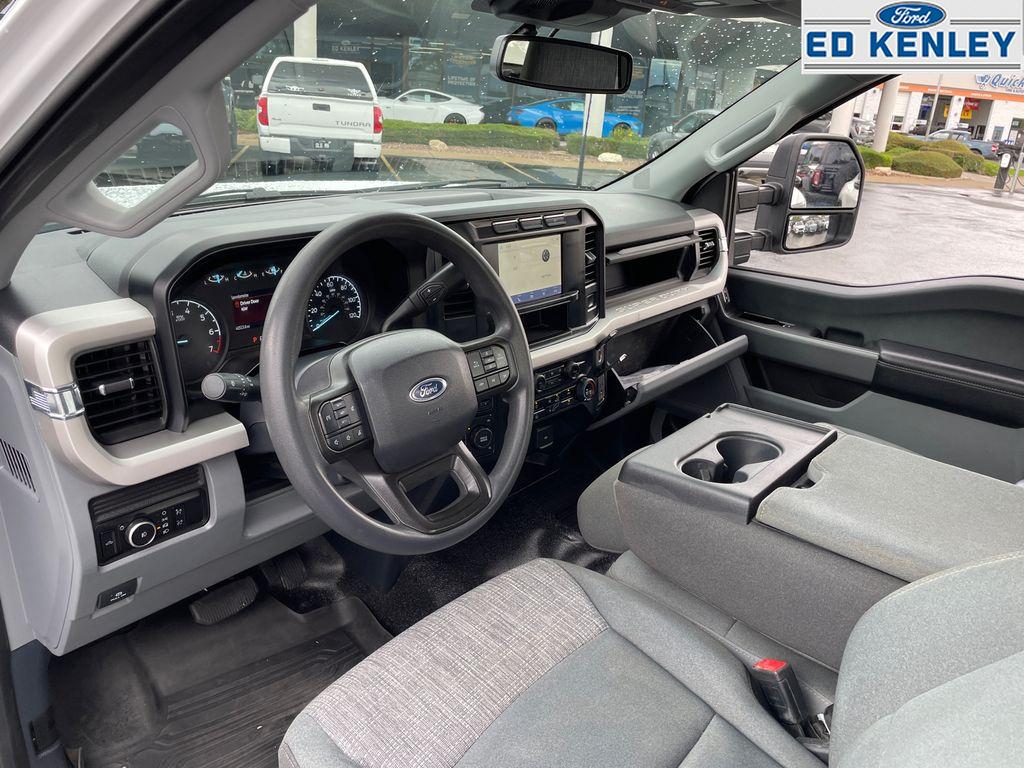 2023 Ford F-350 XLT photo 4
