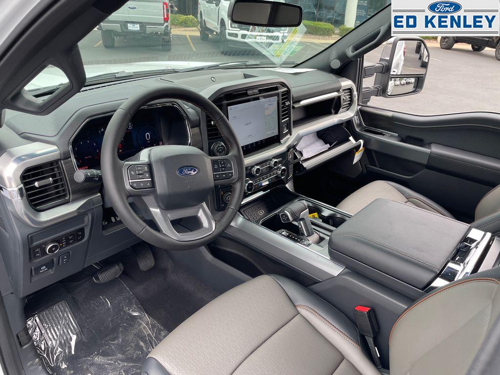 2025 Ford F-150 Lariat photo 4