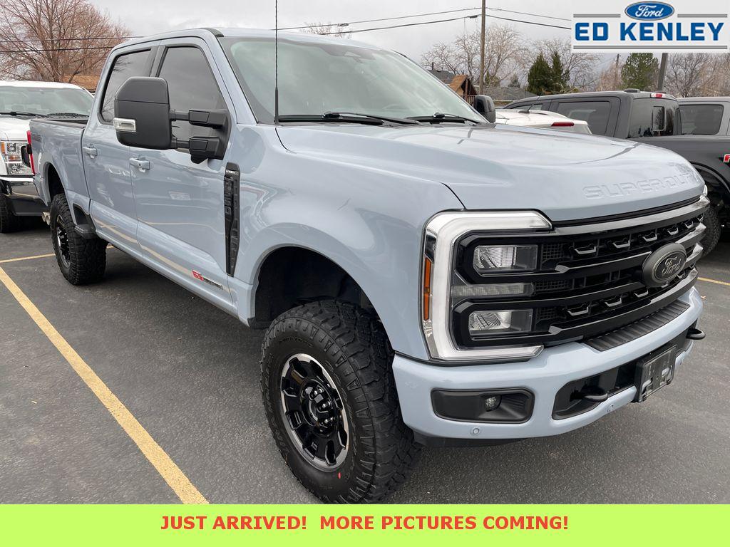 2024 Ford F-350 Super Duty Lariat's photo