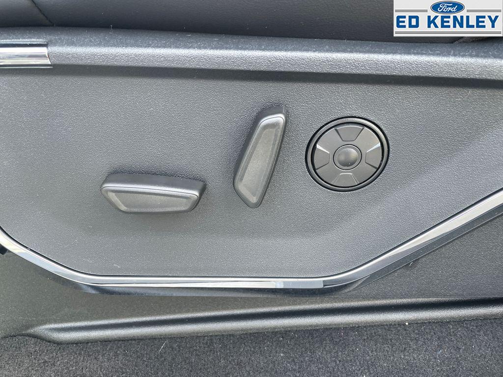 2026 Ford F-350 Platinum photo 4