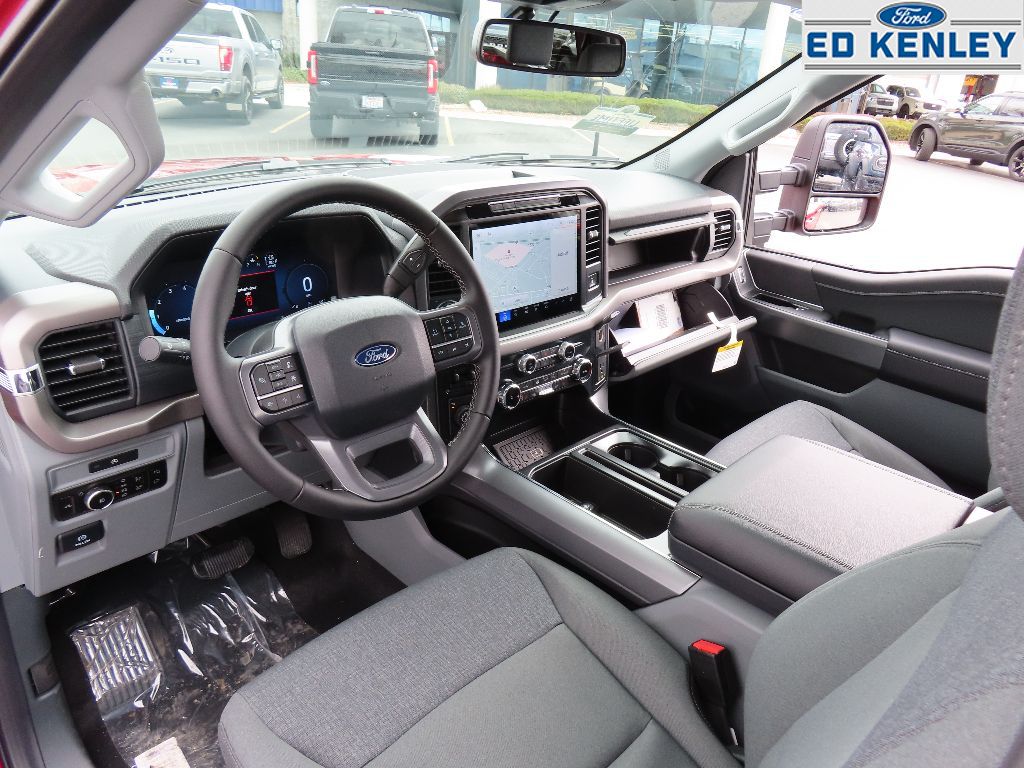 2025 Ford F-150 XLT photo 4