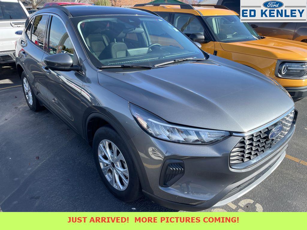 2023 Ford Escape Active's photo