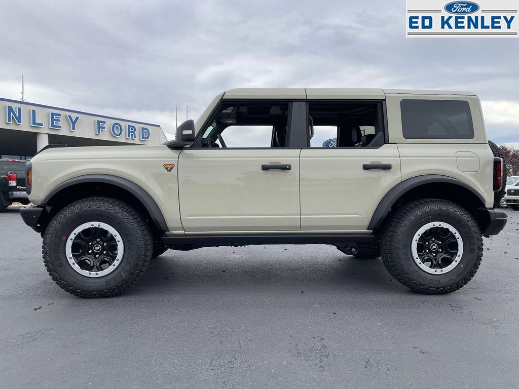 2025 Ford Bronco Badlands photo 2