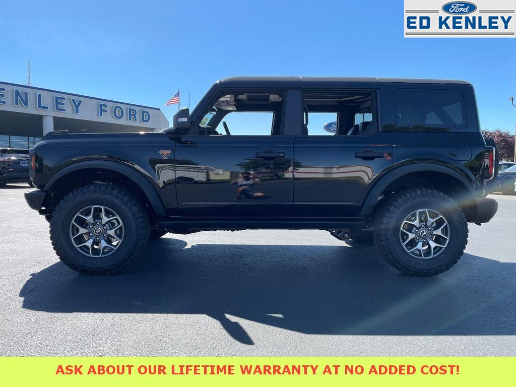 2025 Ford Bronco Badlands photo 2