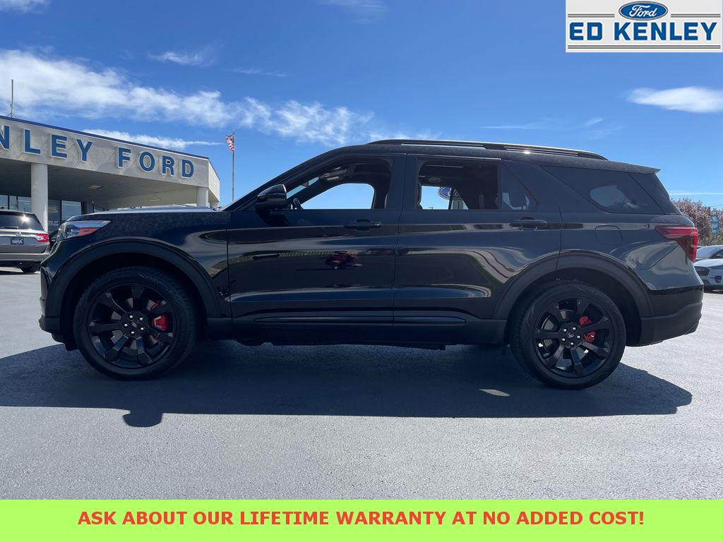 2023 Ford Explorer ST photo 2