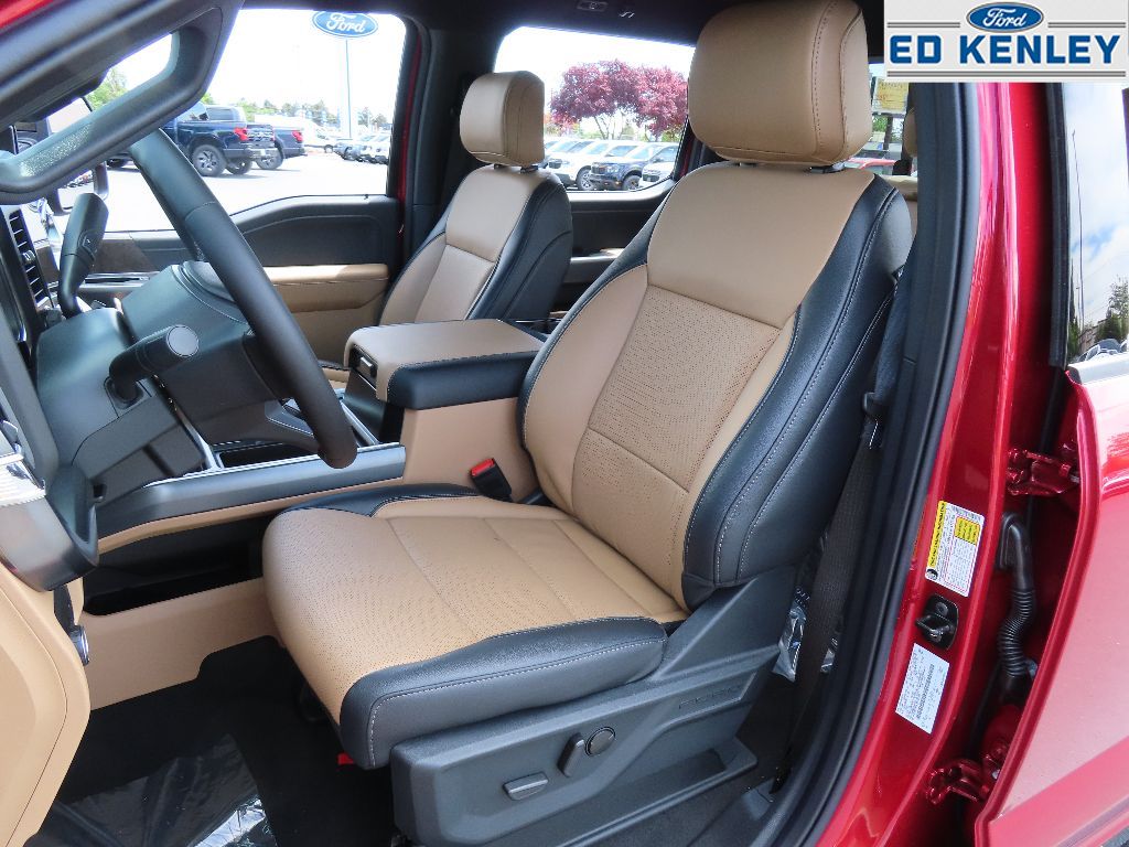 2025 Ford F-350 Lariat photo 3