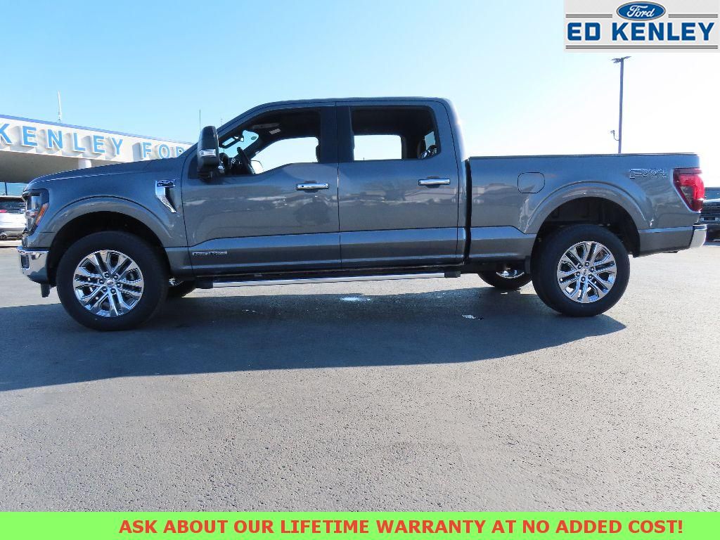 2025 Ford F-150 XLT photo 2
