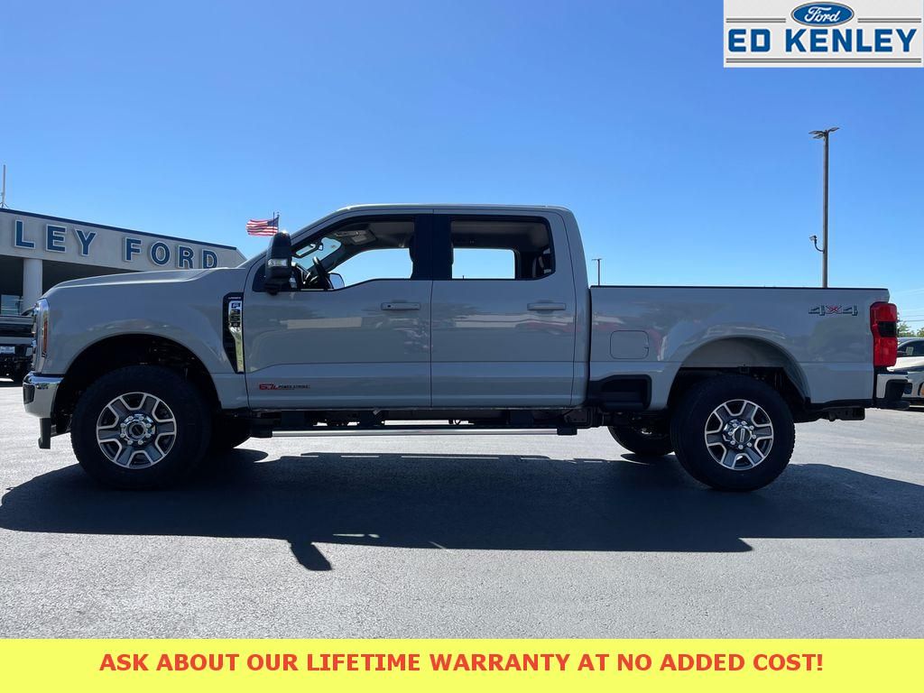 2025 Ford F-350 Lariat photo 2