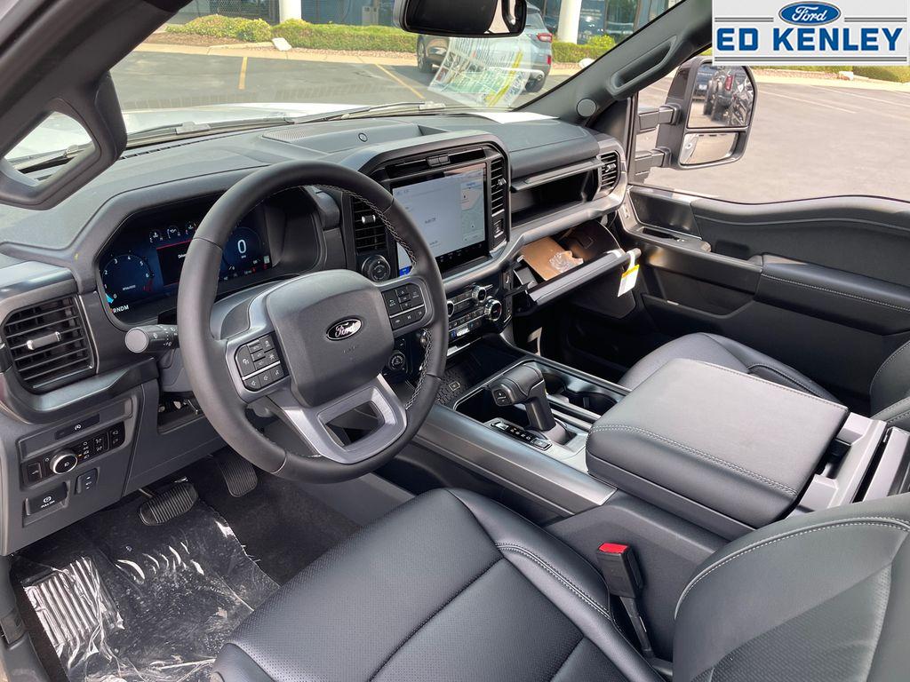 2025 Ford F-150 Lariat photo 4