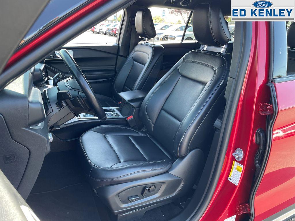 2020 Ford Explorer XLT photo 2