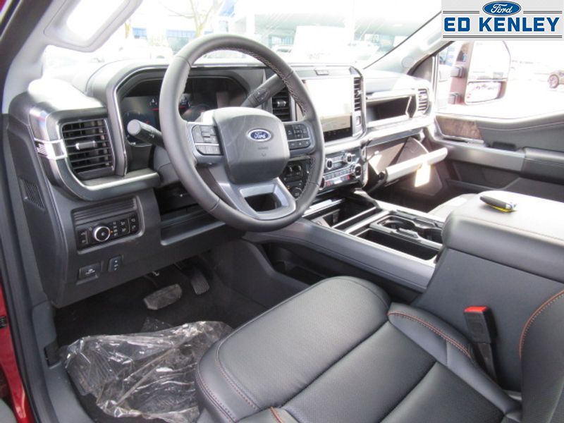 2025 Ford F-350 Lariat photo 4