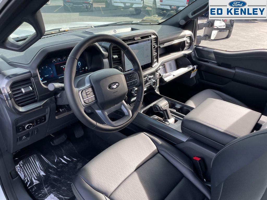 New 2025 Ford F-150 Lariat TRUCK