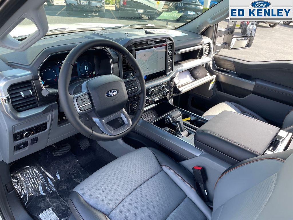 2025 Ford F-150 Lariat photo 4