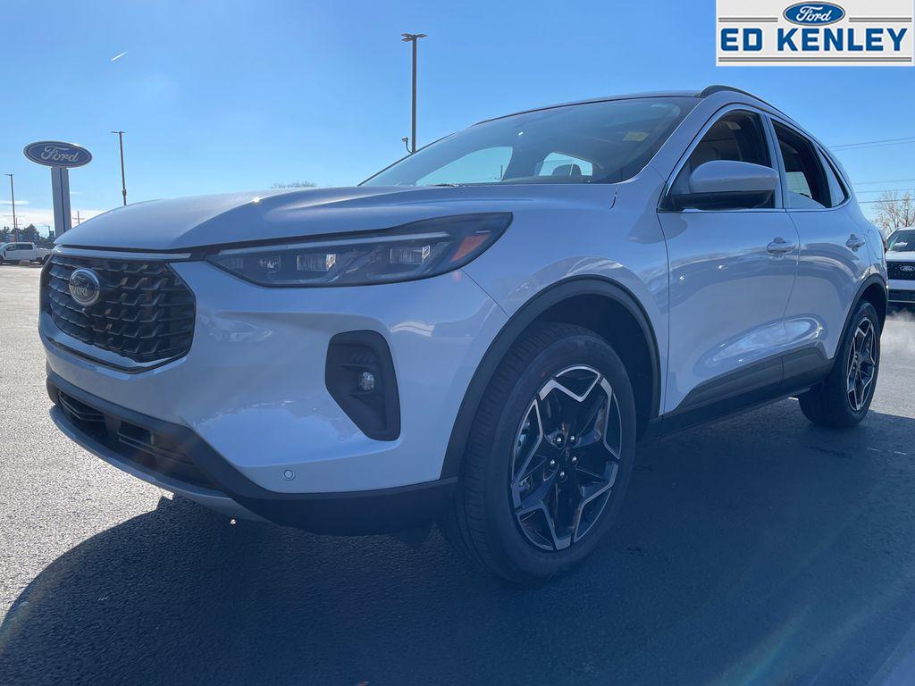 2026 Ford Escape Platinum's photo