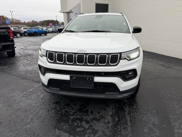 2024 Jeep Compass Latitude photo 3