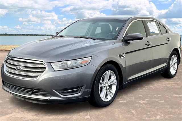 2014 Ford Taurus SEL photo 3