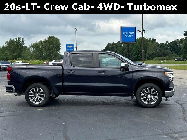 Used 2022 Chevrolet Silverado 1500 LT with VIN 3GCPDKEK0NG563500 for sale in Rockford, MI