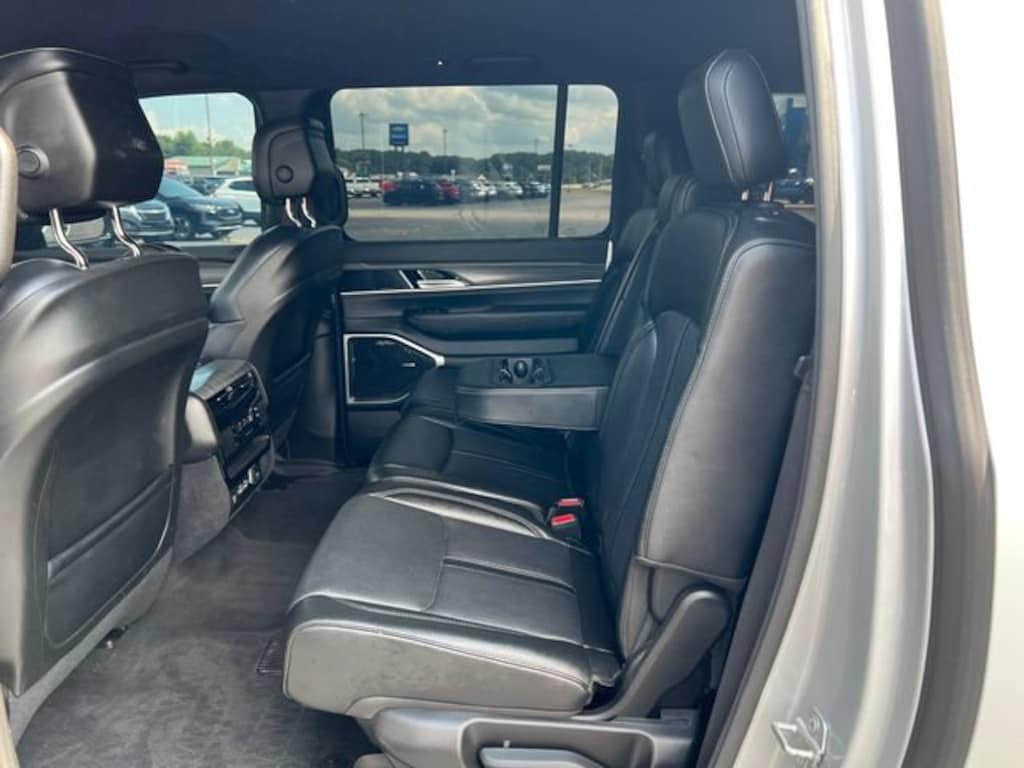Used 2024 Jeep Wagoneer L Series II 4x4 SUV