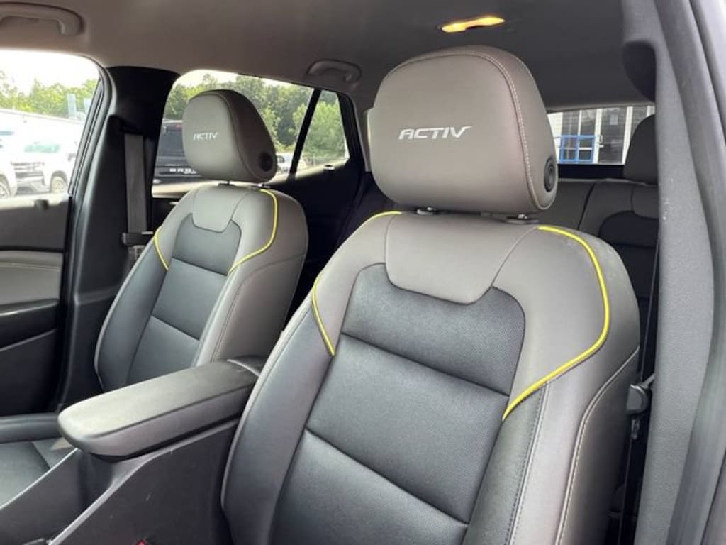 Used 2025 Chevrolet Trax Activ SUV
