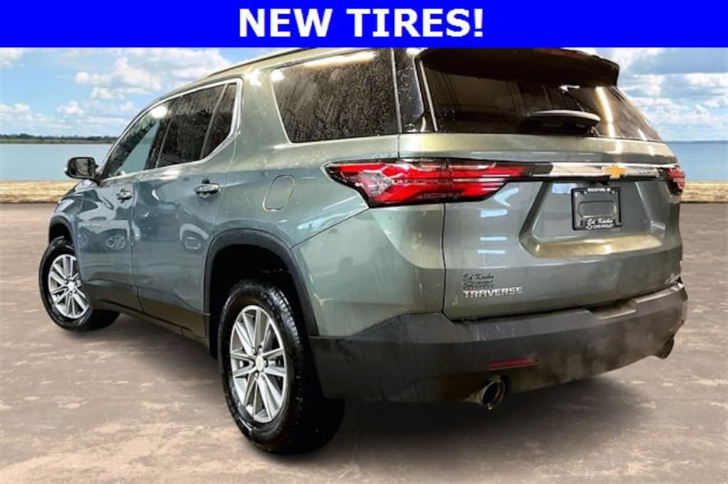 Used 2023 Chevrolet Traverse LT Cloth SUV