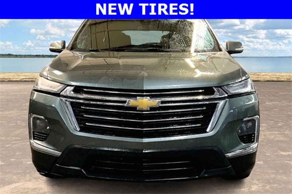 Used 2023 Chevrolet Traverse LT Cloth SUV