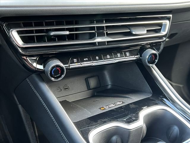 2025 Chevrolet Traverse LT - Photo 27