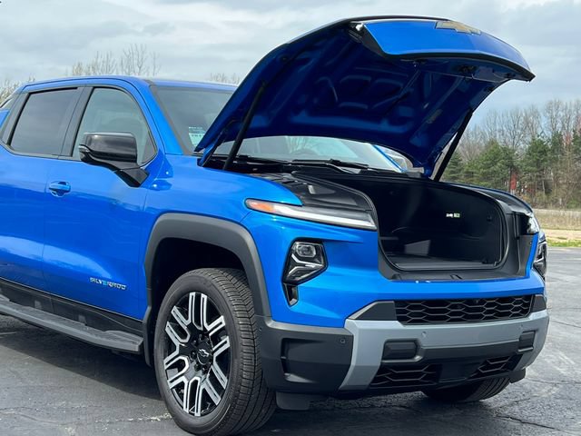 2026 Chevrolet Silverado EV LT - Photo 8