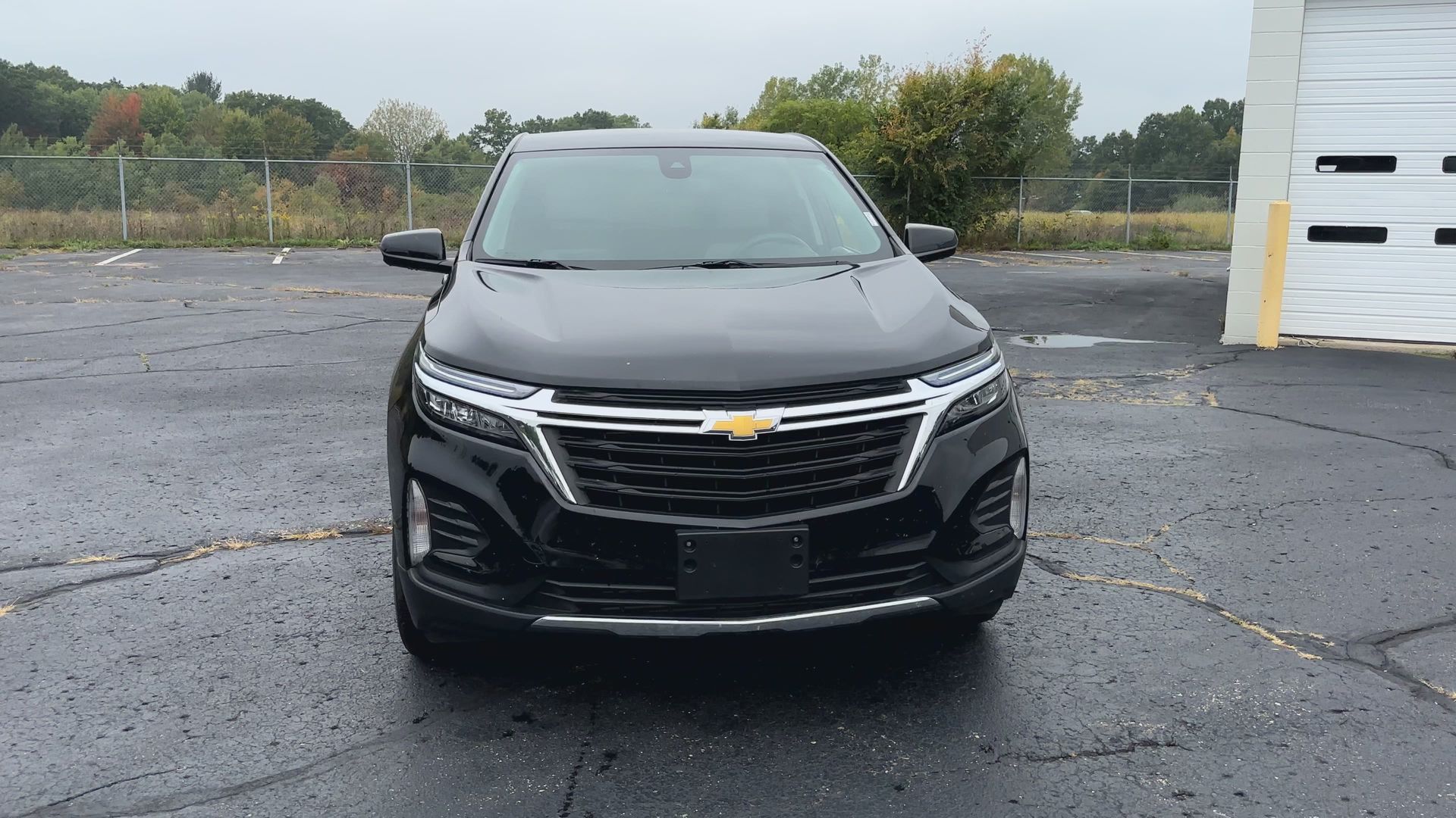 2023 Chevrolet Equinox LT photo 2