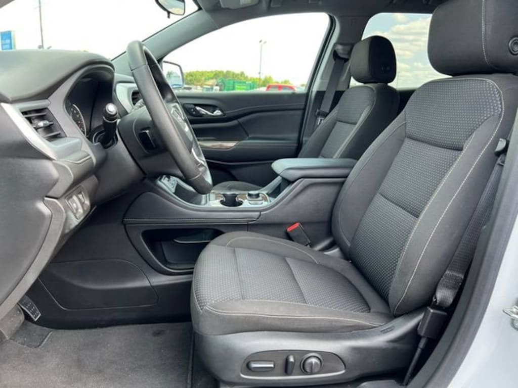 Used 2023 GMC Acadia SLE SUV