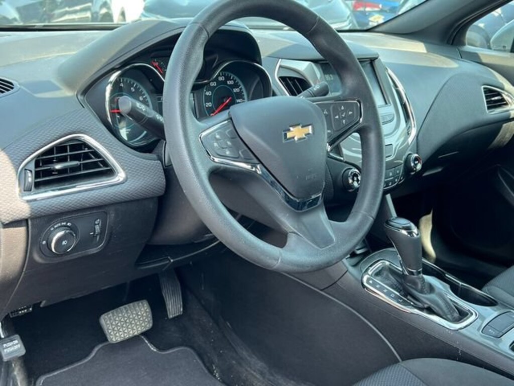 Used 2018 Chevrolet Cruze LT Car
