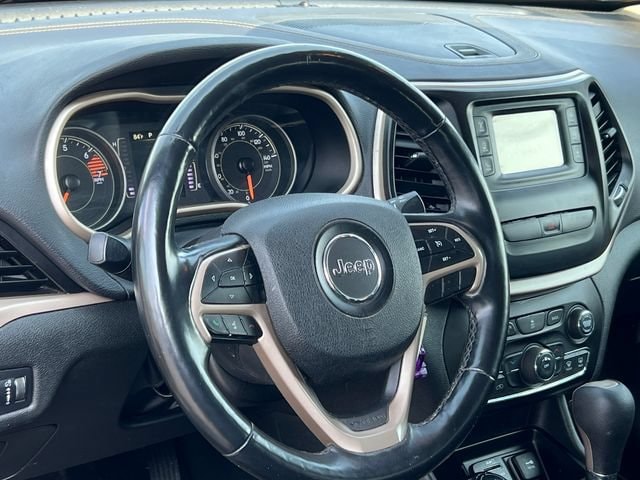 Used 2018 Jeep Cherokee Latitude with VIN 1C4PJMCB5JD586107 for sale in Rockford, MI