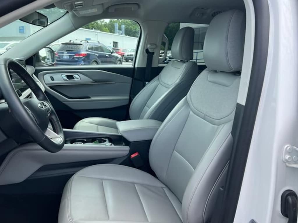 Used 2025 Ford Explorer Active SUV