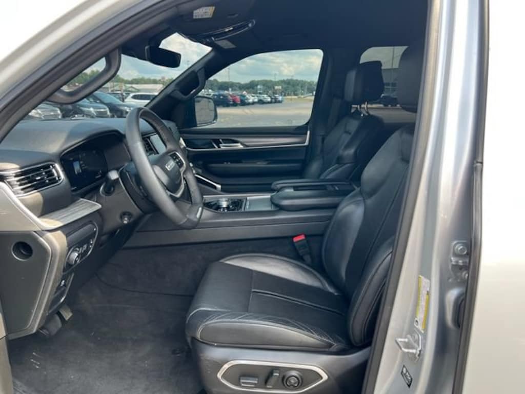 Used 2024 Jeep Wagoneer L Series II 4x4 SUV