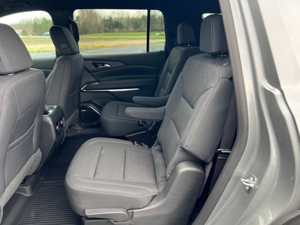 New 2025 Chevrolet Traverse LT SUV