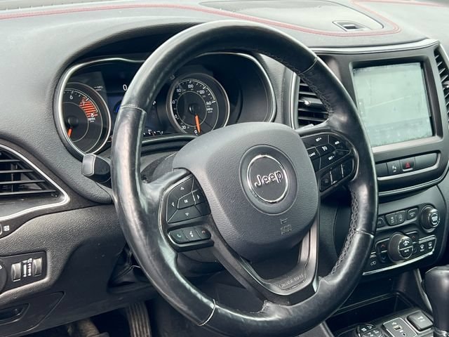 Used 2019 Jeep Cherokee Trailhawk with VIN 1C4PJMBXXKD183089 for sale in Rockford, MI