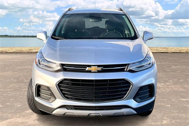 2020 Chevrolet Trax LT photo 2